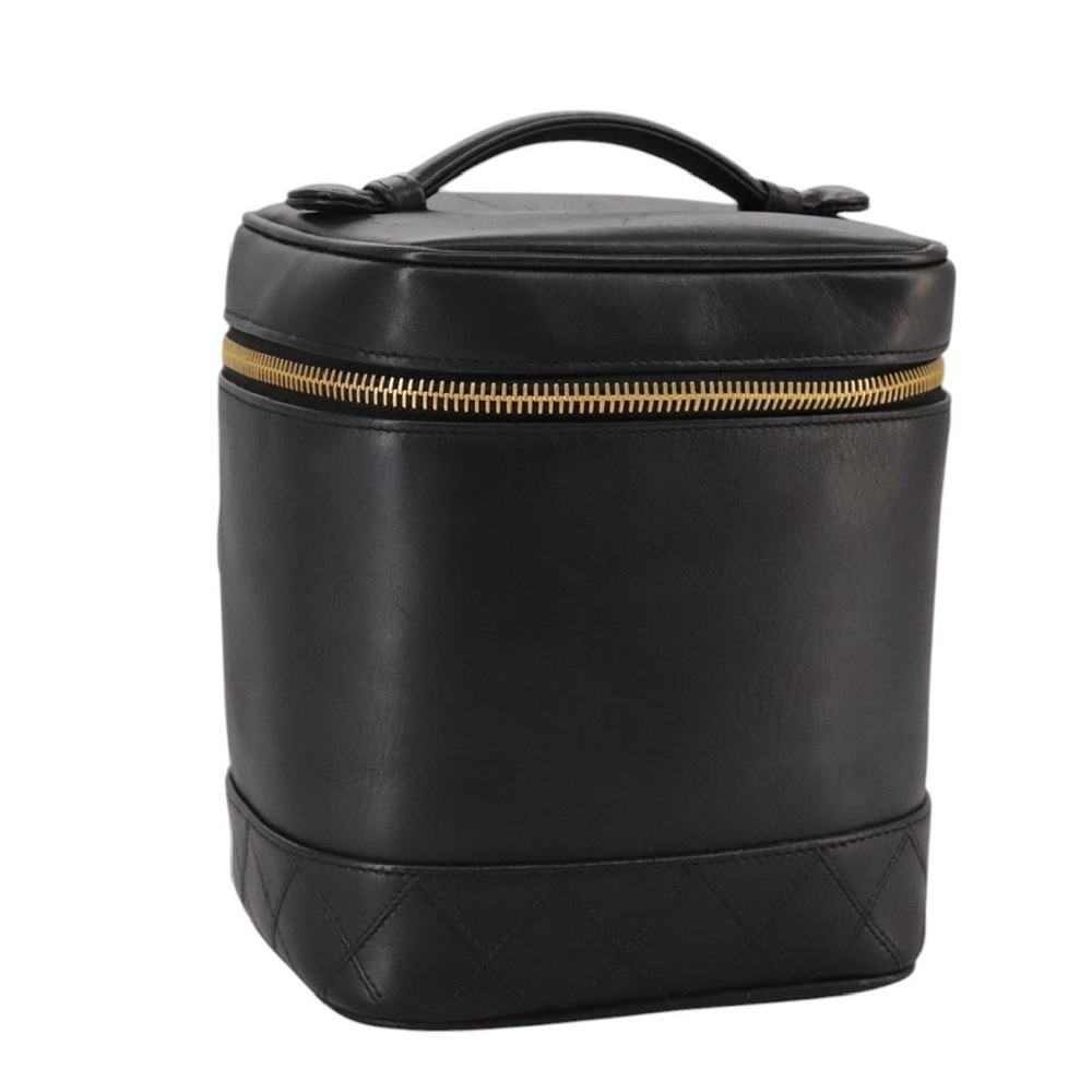 CHANEL CC Logo Grained Calfskin Cosmetics Vanity Hand Bag - Picture 2 of 16
